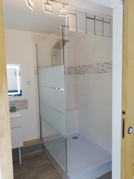 Le Studio Du Pressoir Gisay Luaran gambar